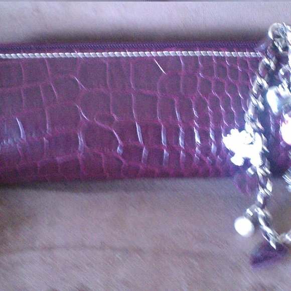 Liz Claiborne Purple Croc Wristlet Purse BOTTOM PRICE SALE!!! - Picture 2 of 5